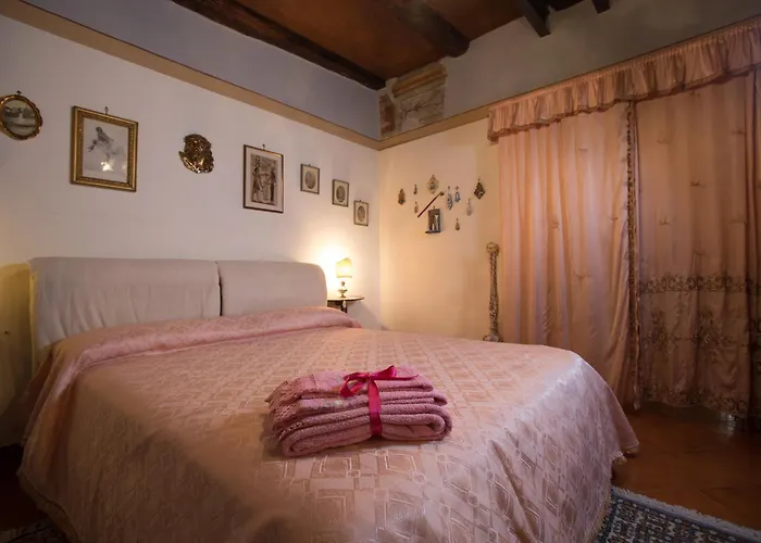 Bed and Breakfast La Via Dei Presepi Neapel